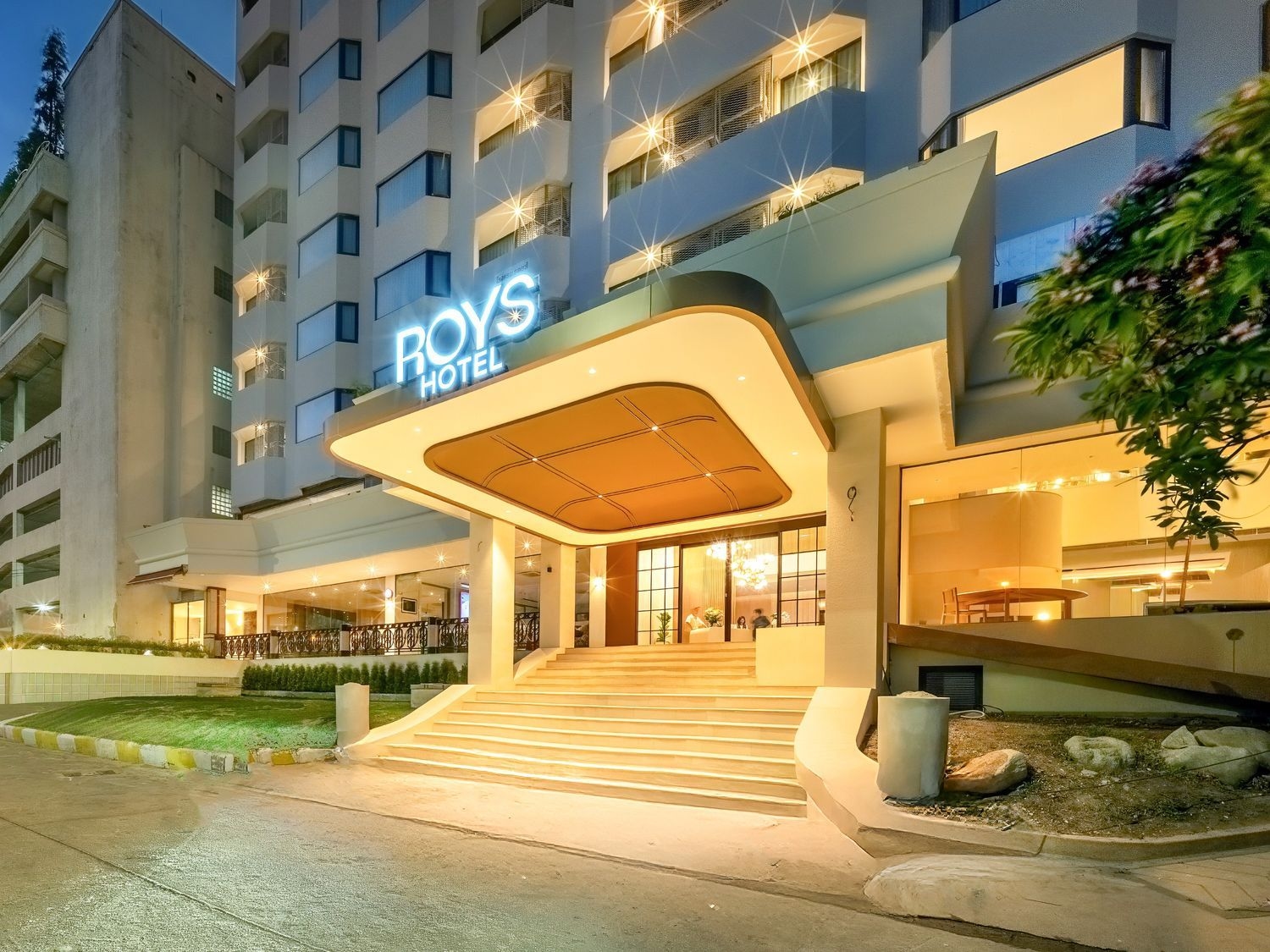 รอยส์ โฮเทล กรุงเทพฯ (ROYS Hotel Bangkok)0
