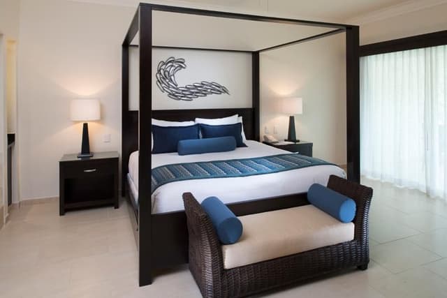 SUITE ONE BEDROOM