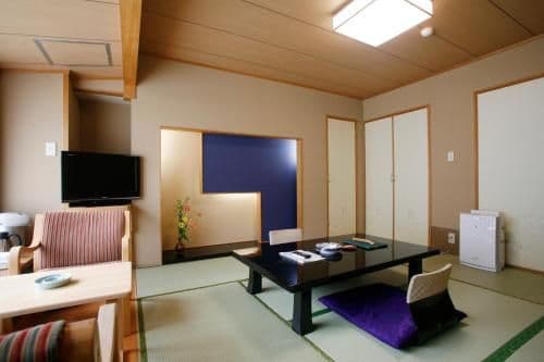 Japanese-Style Room - Smoking