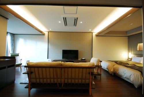 Suite with Hot Spring Bath - Non-Smoking 202