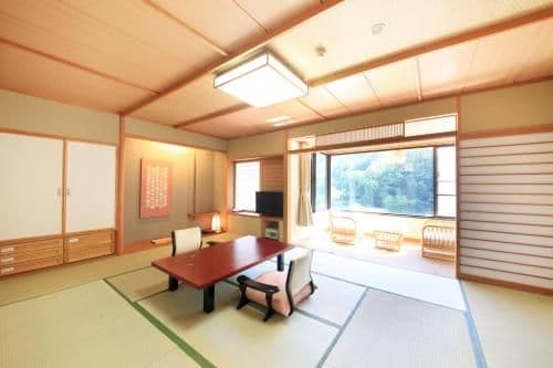 Japanese-Style Room - Smoking
