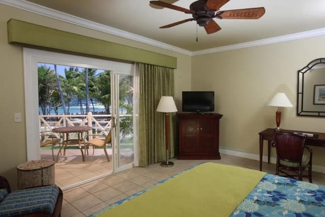 SINGLE OCEAN FRONT ONE BEDROOM