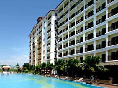 Bukit Merah Laketown Resort