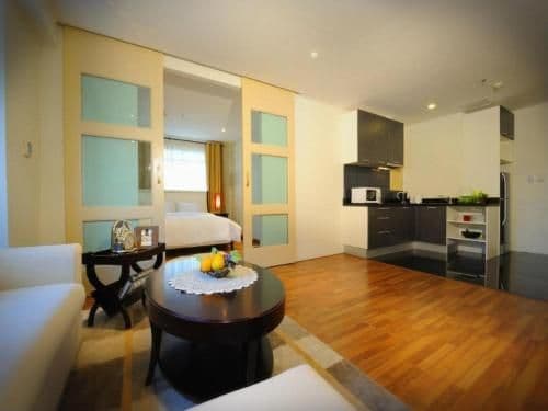 Deluxe One-Bedroom Suite