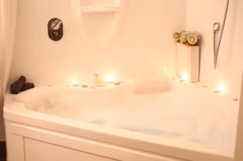 Honeymoon Suite