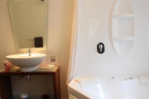 Honeymoon Suite
