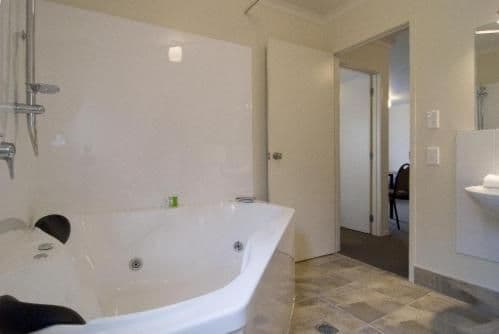 Deluxe Studio with Spa Bath