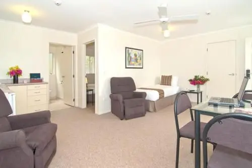 Deluxe One-Bedroom Suite