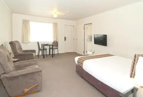 Deluxe Studio with Spa Bath