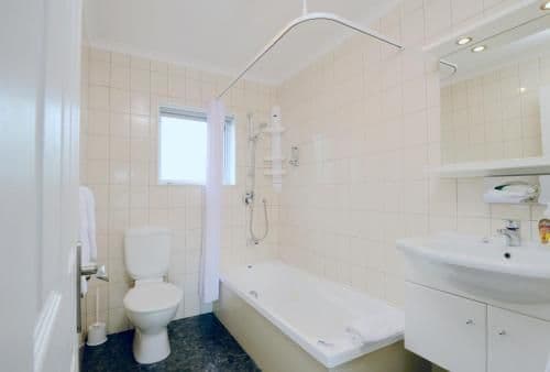 Studio with Spa Bath