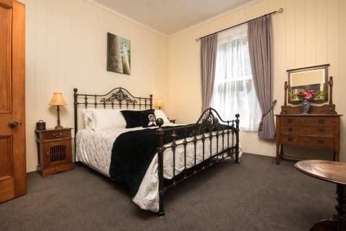 Superior One-Bedroom Apartment - Sir Joseph Banks