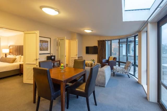 SUITE TWO BEDROOMS