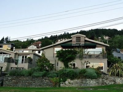 Queenstown House0
