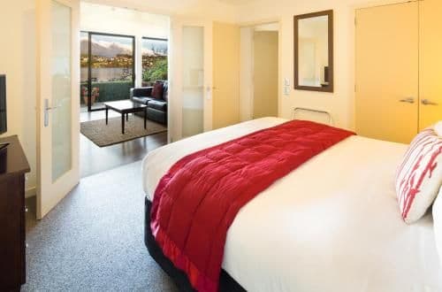 Lakefront One-Bedroom Suite