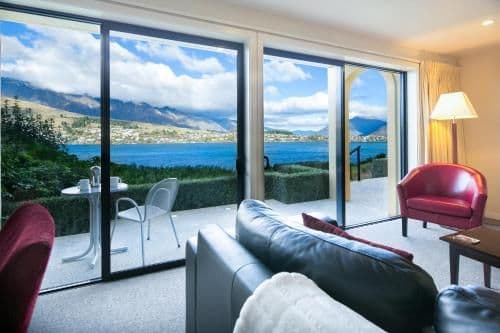 Lakefront One-Bedroom Suite