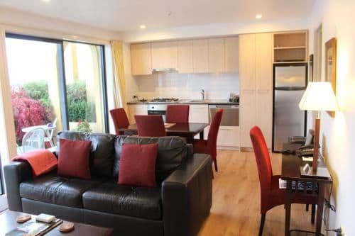 Lakefront One-Bedroom Suite