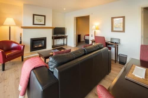 Lakefront One-Bedroom Suite