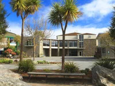 Distinction Luxmore Lake Te Anau