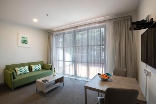 เควสต์ เอเทรียม เซอร์วิส อพาร์ตเมนต์ (Quest Atrium Serviced Apartments)1