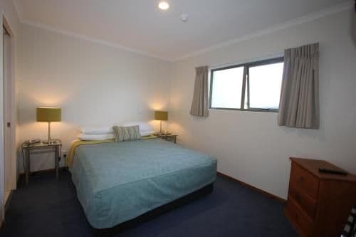 Deluxe One-Bedroom Suite