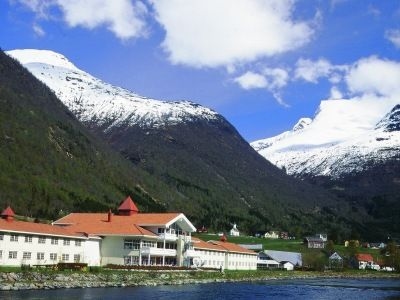 Hotel Loenfjord1