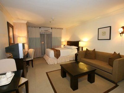 Crown Regency Suites Mactan1