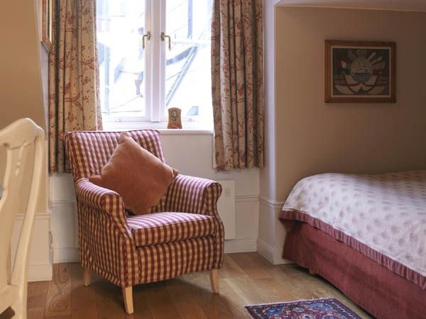 Collector's Victory Hotel4