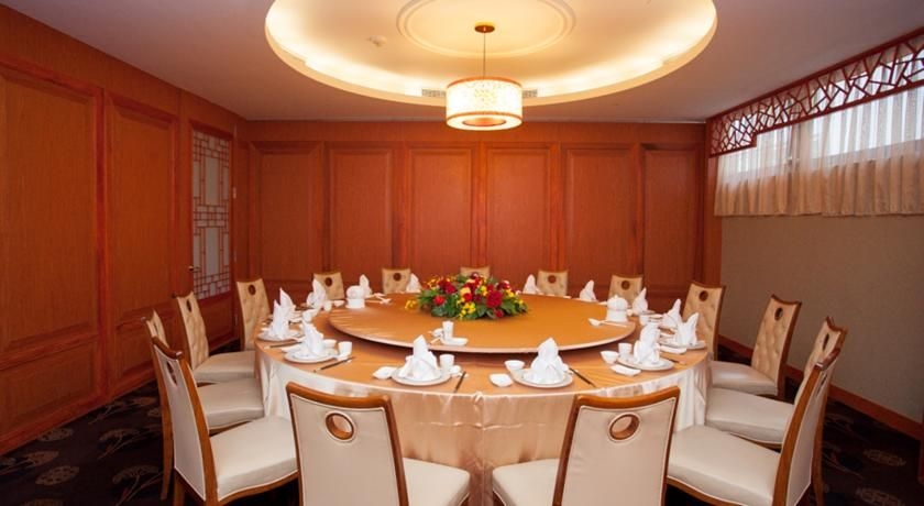 แฮมป์ คอร์ต พาเลซ (Hamp Court Palace)1