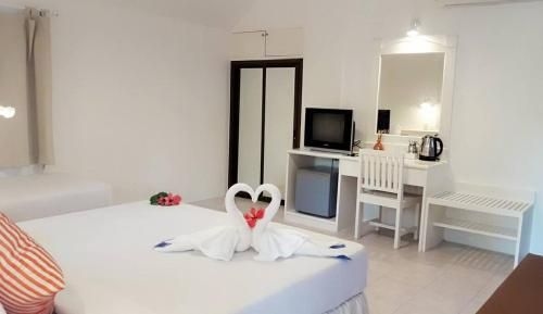 เบย์ บีช รีสอร์ต (Bay Beach Resort)0