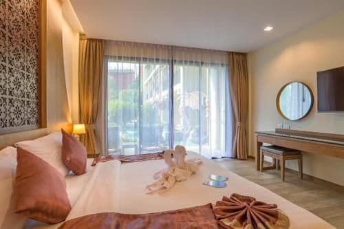 Deluxe Double or Twin Room with Pool Access