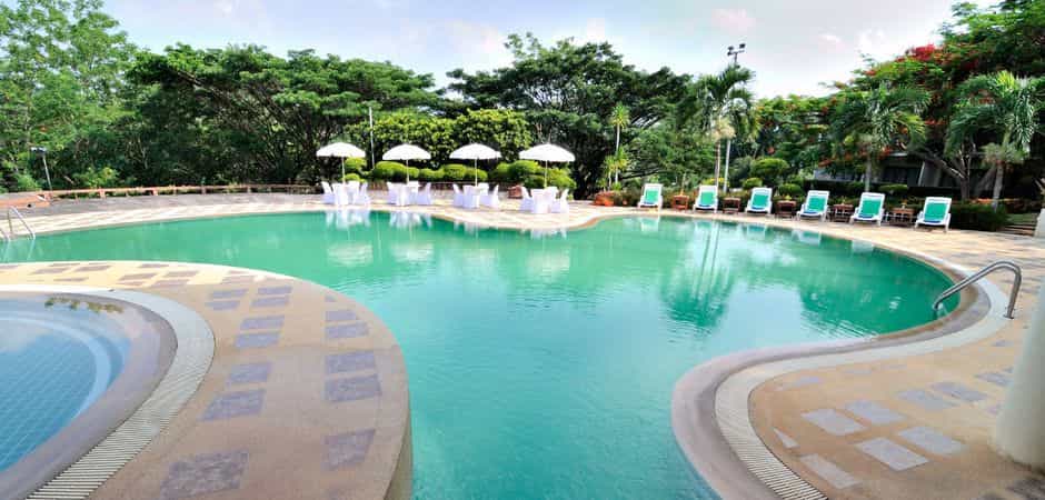 สักภูเดือน โฮเต็ล แอนด์ รีสอร์ท สักภูเดือน โฮเต็ล แอนด์ รีสอร์ท