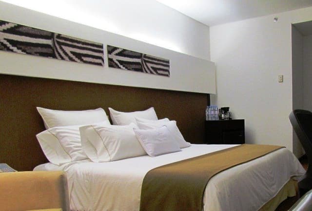 DOUBLE KING SIZE BED