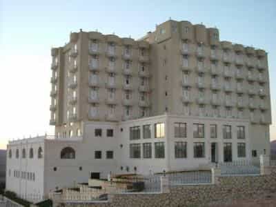 Yay Grand Otel