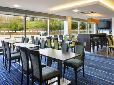 Holiday Inn Express Cambridge Duxford Holiday Inn Express Cambridge Duxford