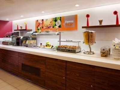 Holiday Inn Express E. Midlands Airport2