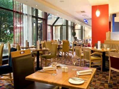 Hilton Gatwick Airport (I) Hilton Gatwick Airport (I)
