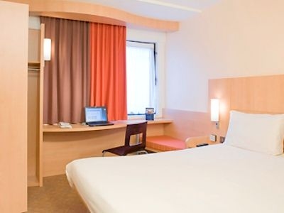 ไอบิส ลอนดอน ฮีทโธรว์แอร์พอร์ต (ibis London Heathrow Airport)4