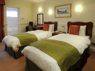 เดอะ บรอมลีย์ คอร์ท โฮเทล (The Bromley Court Hotel)3