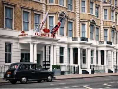 Crowne Plaza Kensington1