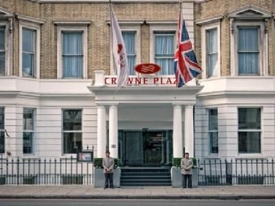 Crowne Plaza Kensington0
