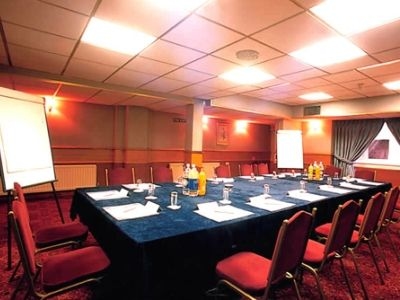 Holiday Villa Hotel And Suites2