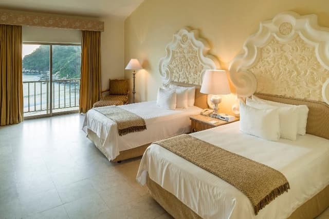 SUITE KING SIZE BED