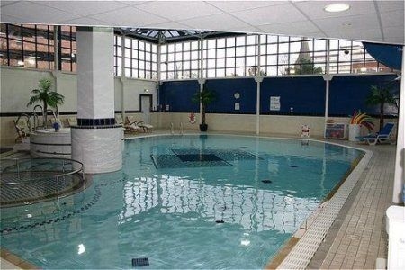 Holiday Inn Sutton1