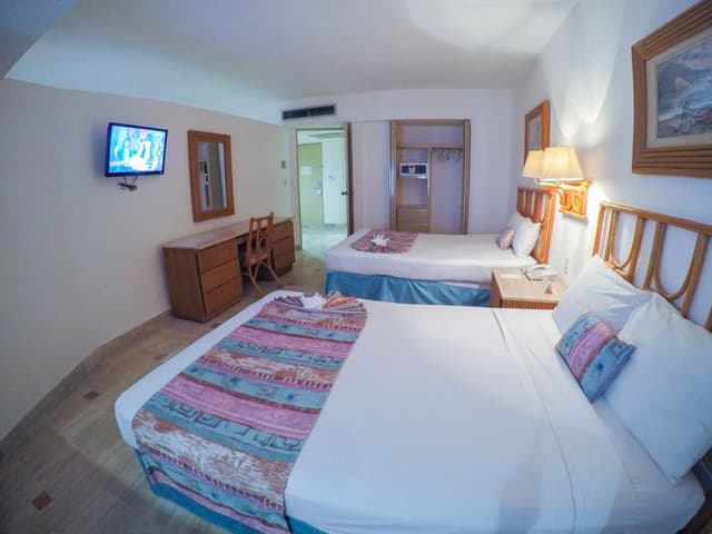 SUITE CAPACITY 2