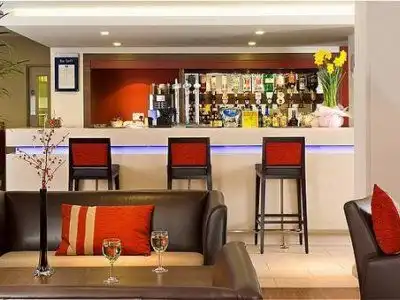 Holiday Inn Exp Warwick Stratford U Avon Holiday Inn Exp Warwick Stratford U Avon