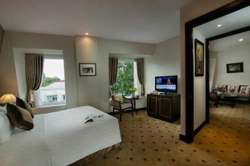 Zephyr Suite Connecting with City View