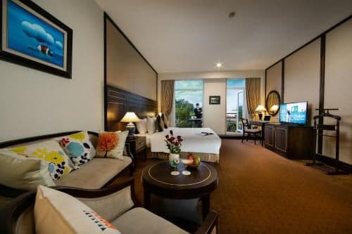 Zephyr Suite Balcony with City View