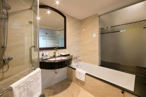 Zephyr Suite with City View