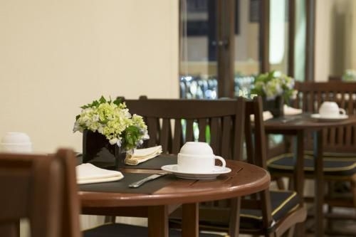 Hotel Majestic Saigon4