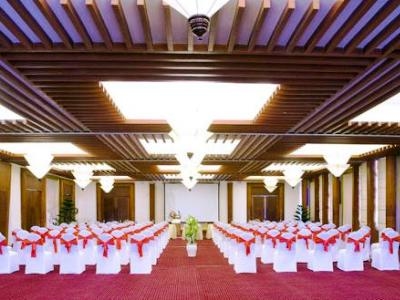 Golden Sand Resort and Spa Hoi An1